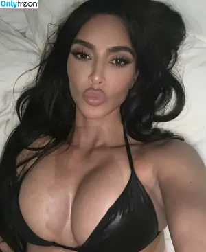 Kim Kardashian / KimKardashian / kim_kardashian nude photo #5177