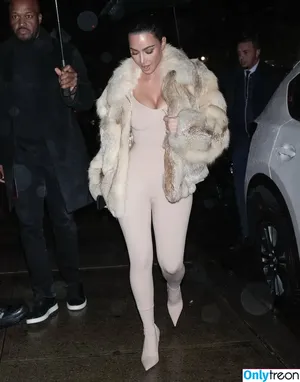 Kim Kardashian / KimKardashian / kim_kardashian nude photo #5256