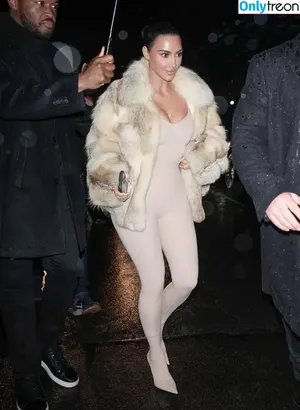 Kim Kardashian / KimKardashian / kim_kardashian nude photo #5263