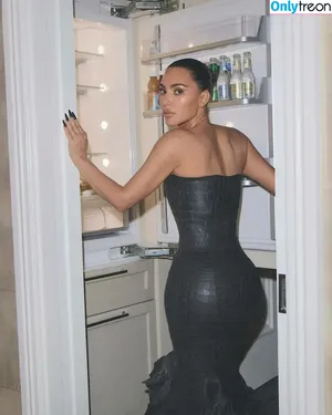 Kim Kardashian / KimKardashian / kim_kardashian nude photo #5390
