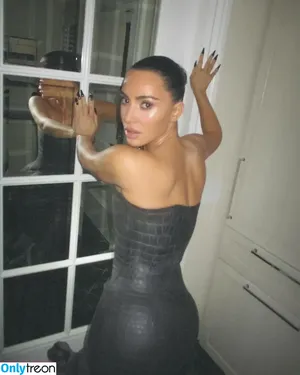 Kim Kardashian / KimKardashian / kim_kardashian nude photo #5391