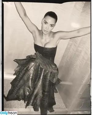 Kim Kardashian / KimKardashian / kim_kardashian nude photo #5396