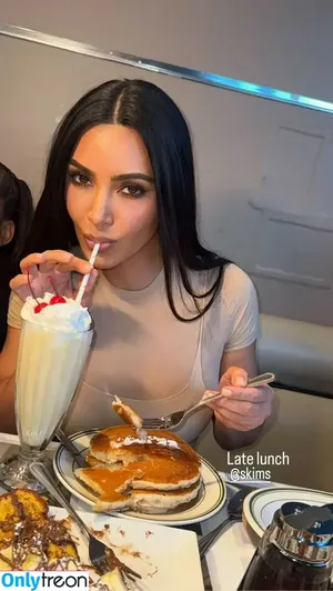 Kim Kardashian / KimKardashian / kimkadarshian nude photo #5602