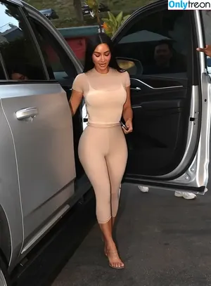 Kim Kardashian / KimKardashian / kimkadarshian nude photo #5608