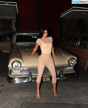 Kim Kardashian / KimKardashian / kimkadarshian nude photo #5612