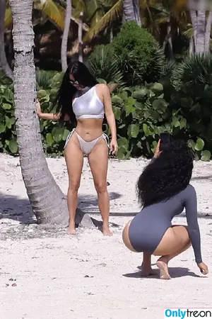 Kim Kardashian / KimKardashian / kimkadarshian nude photo #5630
