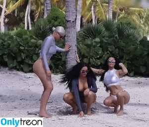 Kim Kardashian / KimKardashian / kimkadarshian nude photo #5632
