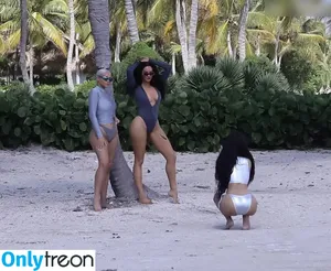 Kim Kardashian / KimKardashian / kimkadarshian nude photo #5636