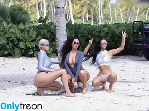 Kim Kardashian / KimKardashian / kimkadarshian nude photo #5643