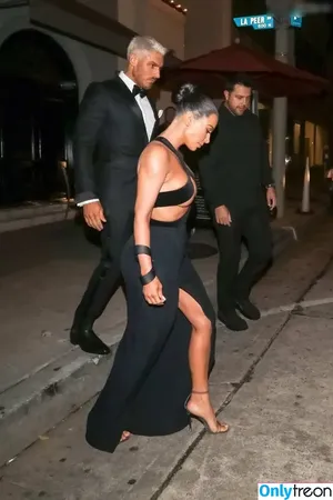 Kim Kardashian / KimKardashian / kimkadarshian nude photo #5709