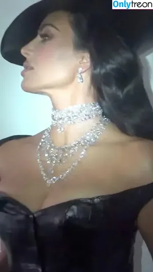 Kim Kardashian / KimKardashian / kimkadarshian nude photo #5785