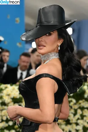 Kim Kardashian / KimKardashian / kimkadarshian nude photo #5799