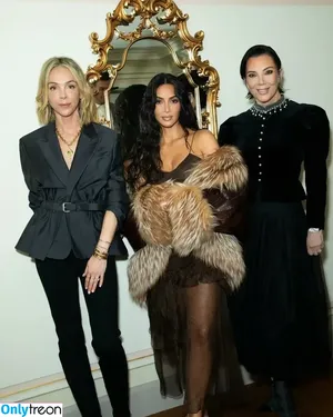 Kim Kardashian / KimKardashian / kimkadarshian nude photo #5827