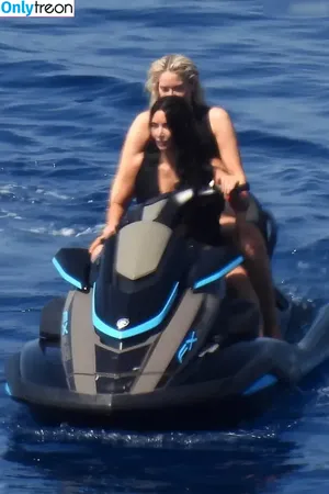 Kim Kardashian / KimKardashian / kimkadarshian nude photo #5960