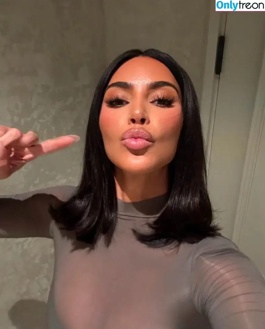 Kim Kardashian nude photo #5053 (KimKardashian / kim_kardashian)