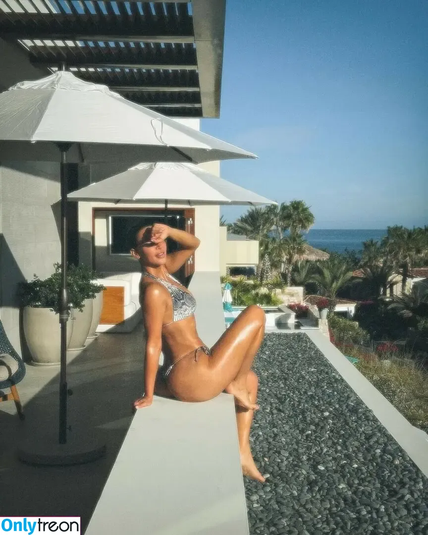 Kim Kardashian nude photo #5096 (KimKardashian / kim_kardashian)