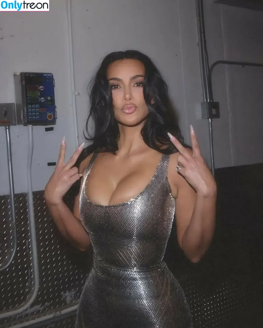 Kim Kardashian nude photo #5253 (KimKardashian / kim_kardashian)