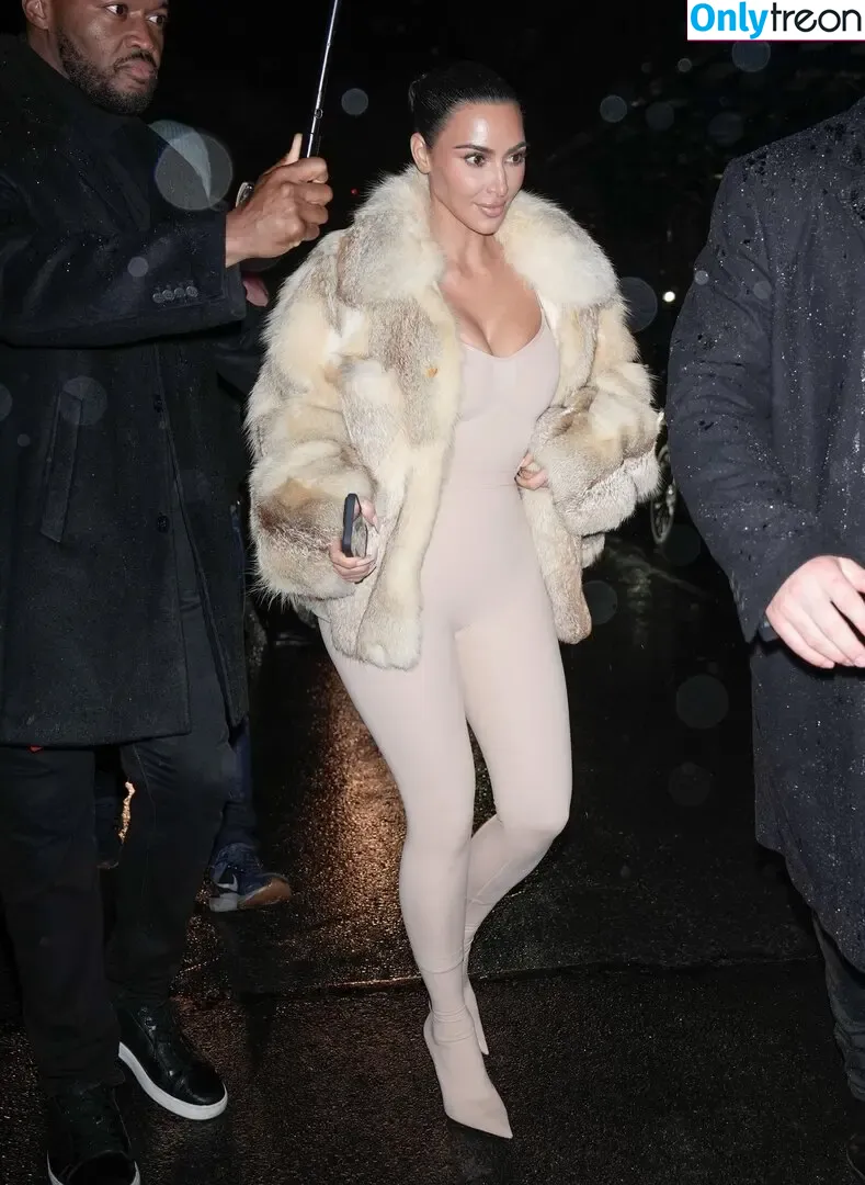 Kim Kardashian nude photo #5263 (KimKardashian / kim_kardashian)