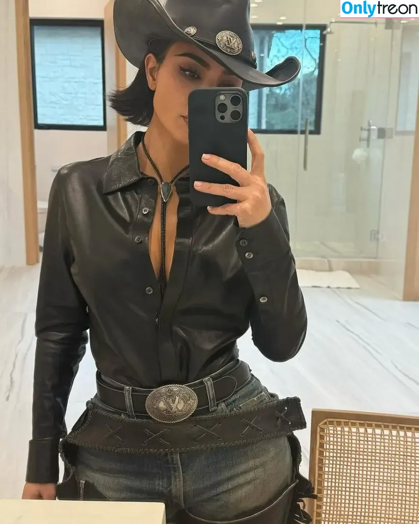 Kim Kardashian nude photo #5316 (KimKardashian / kim_kardashian)