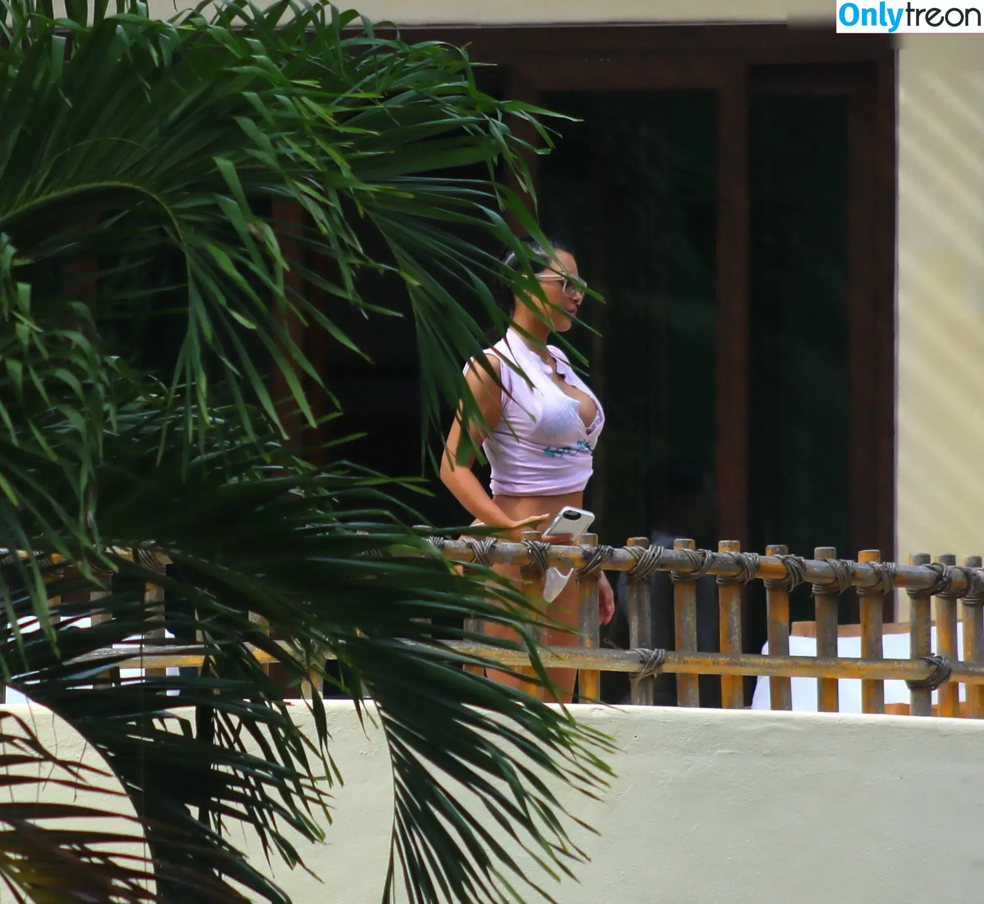 Kim Kardashian nude photo #5334 (KimKardashian / kim_kardashian)