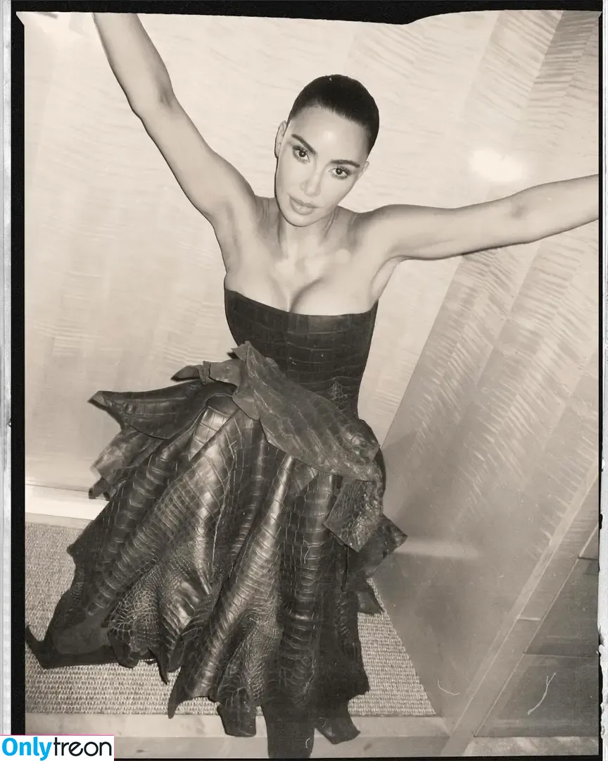 Kim Kardashian nude photo #5396 (KimKardashian / kim_kardashian)