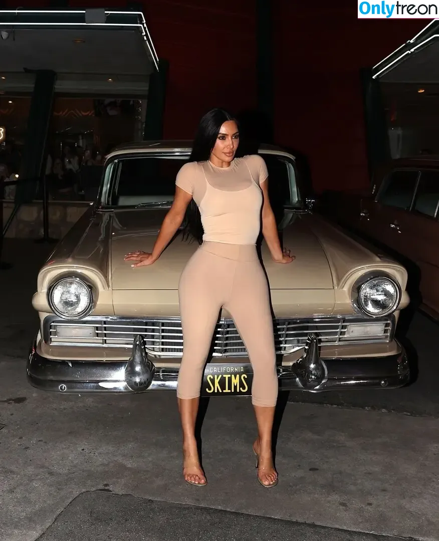 Kim Kardashian nude photo #5604 (KimKardashian / kim_kardashian)
