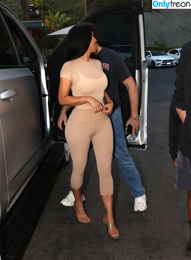 Kim Kardashian nude photo #5606 (KimKardashian / kim_kardashian)