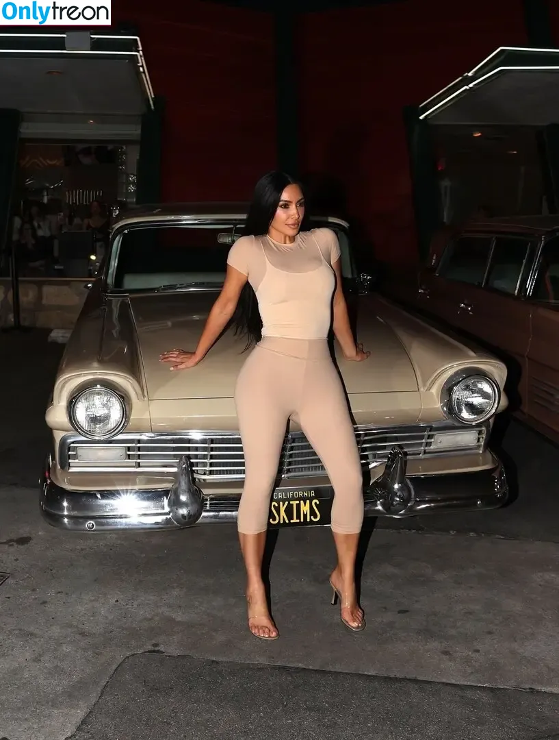 Kim Kardashian nude photo #5614 (KimKardashian / kim_kardashian)