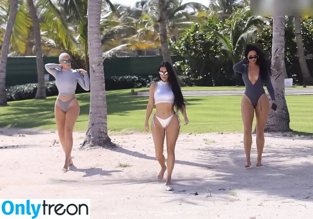 Kim Kardashian nude photo #5640 (KimKardashian / kim_kardashian)