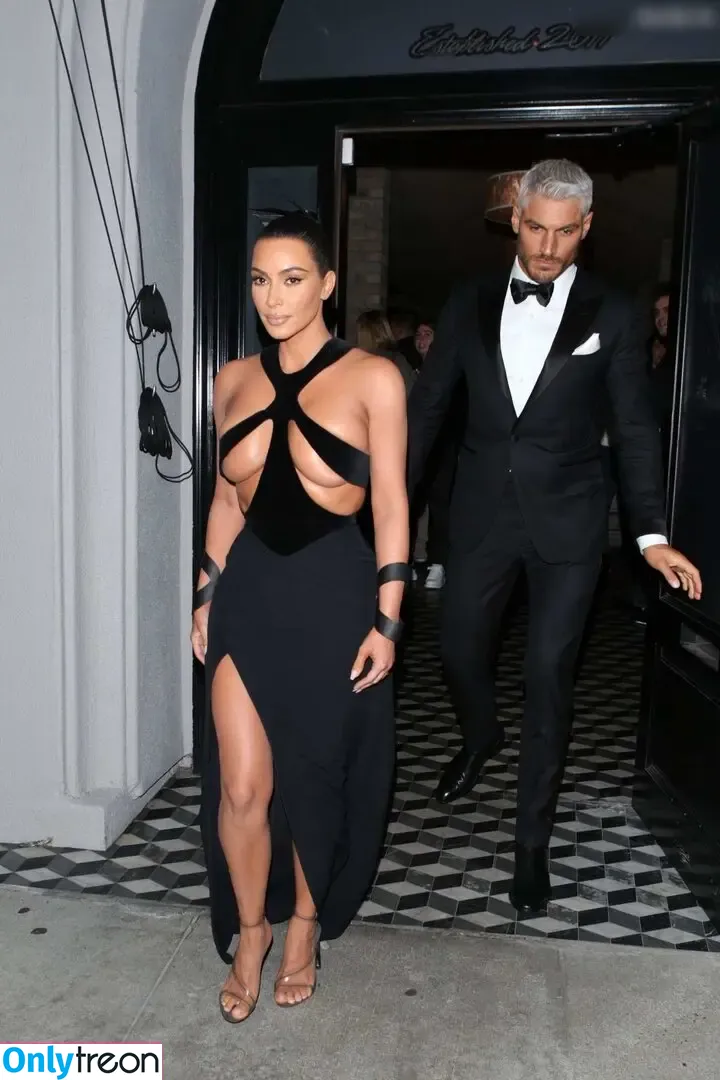 Kim Kardashian nude photo #5699 (KimKardashian / kim_kardashian)