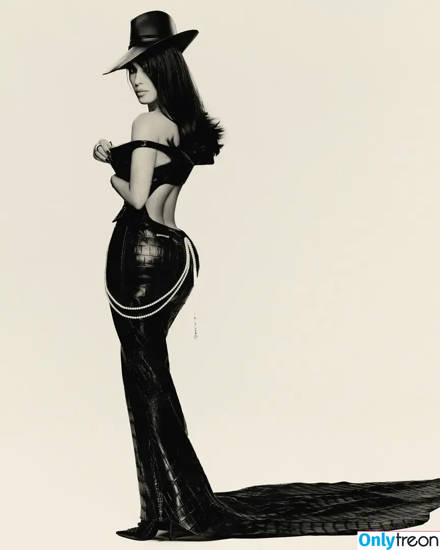 Kim Kardashian nude photo #5716 (KimKardashian / kim_kardashian)