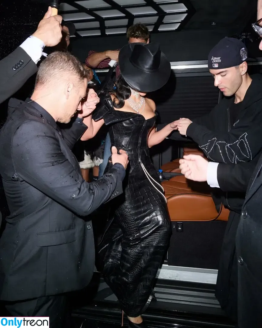 Kim Kardashian nude photo #5762 (KimKardashian / kim_kardashian)
