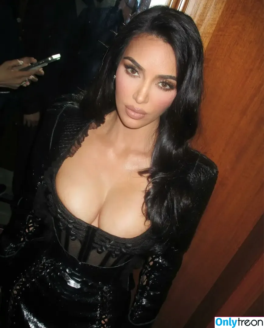 Kim Kardashian nude photo #5780 (KimKardashian / kim_kardashian)