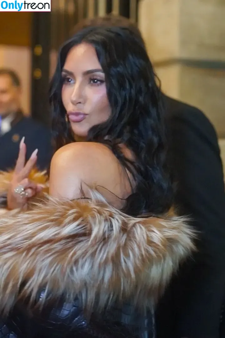 Kim Kardashian nude photo #5815 (KimKardashian / kim_kardashian)