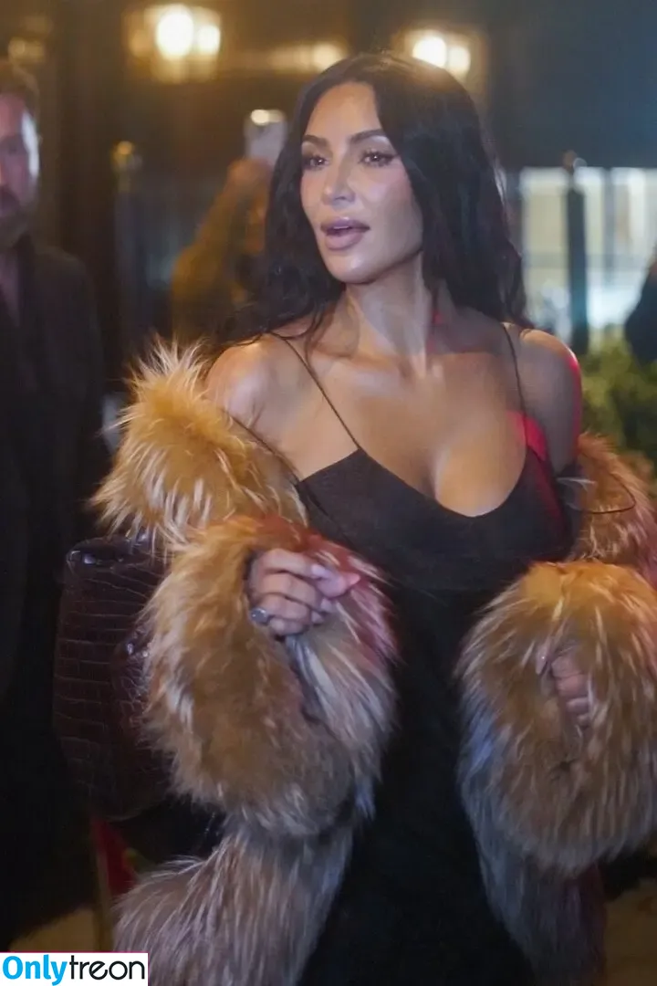 Kim Kardashian nude photo #5817 (KimKardashian / kim_kardashian)