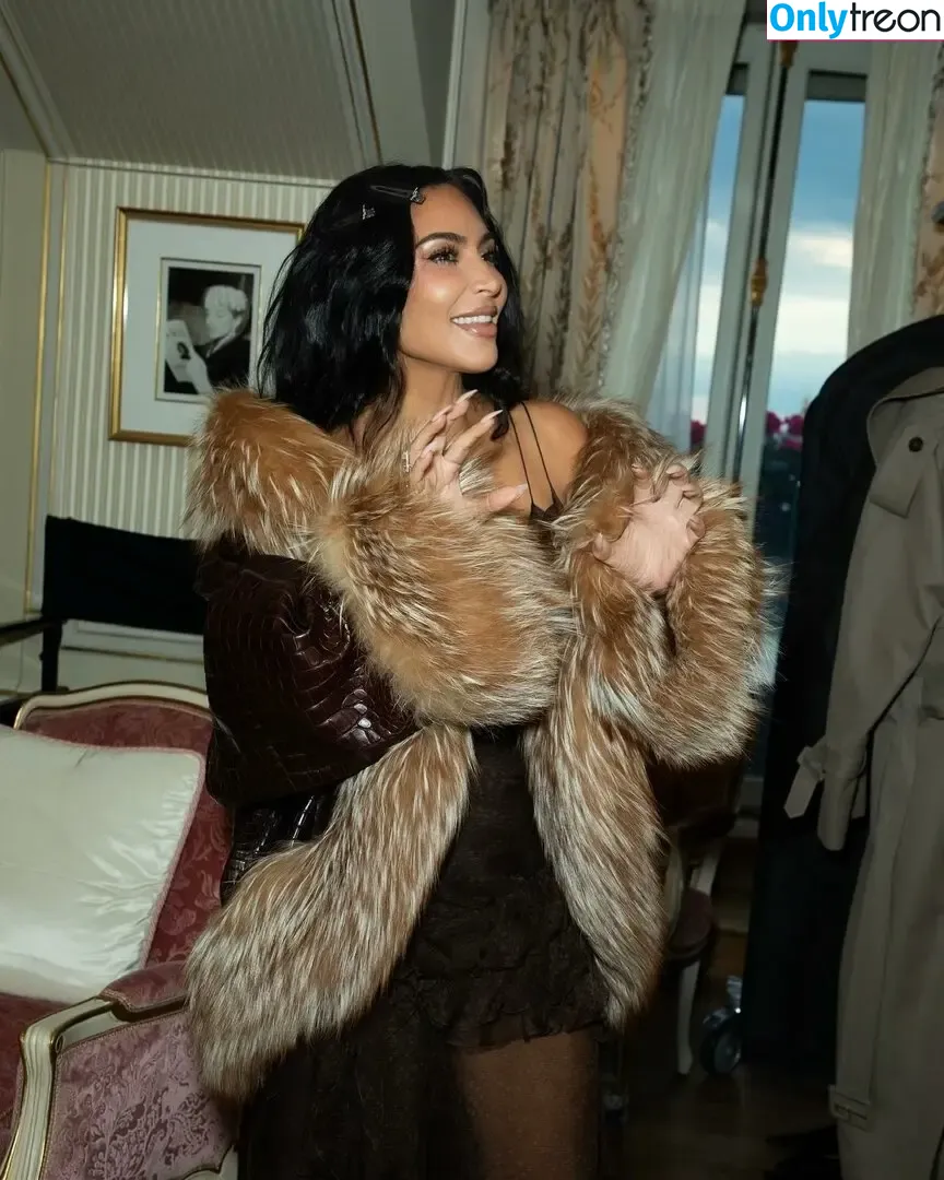 Kim Kardashian nude photo #5824 (KimKardashian / kim_kardashian)