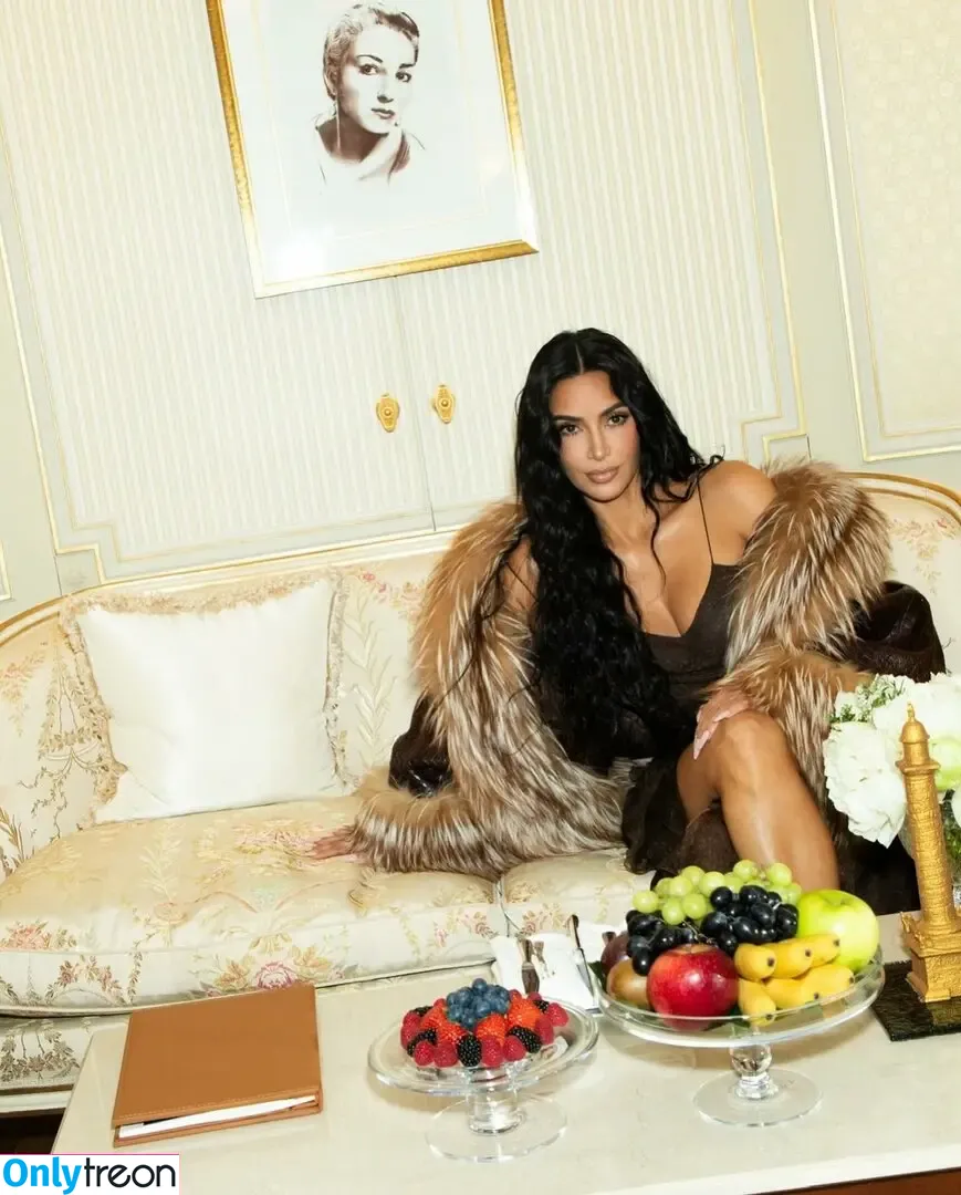 Kim Kardashian nude photo #5826 (KimKardashian / kim_kardashian)