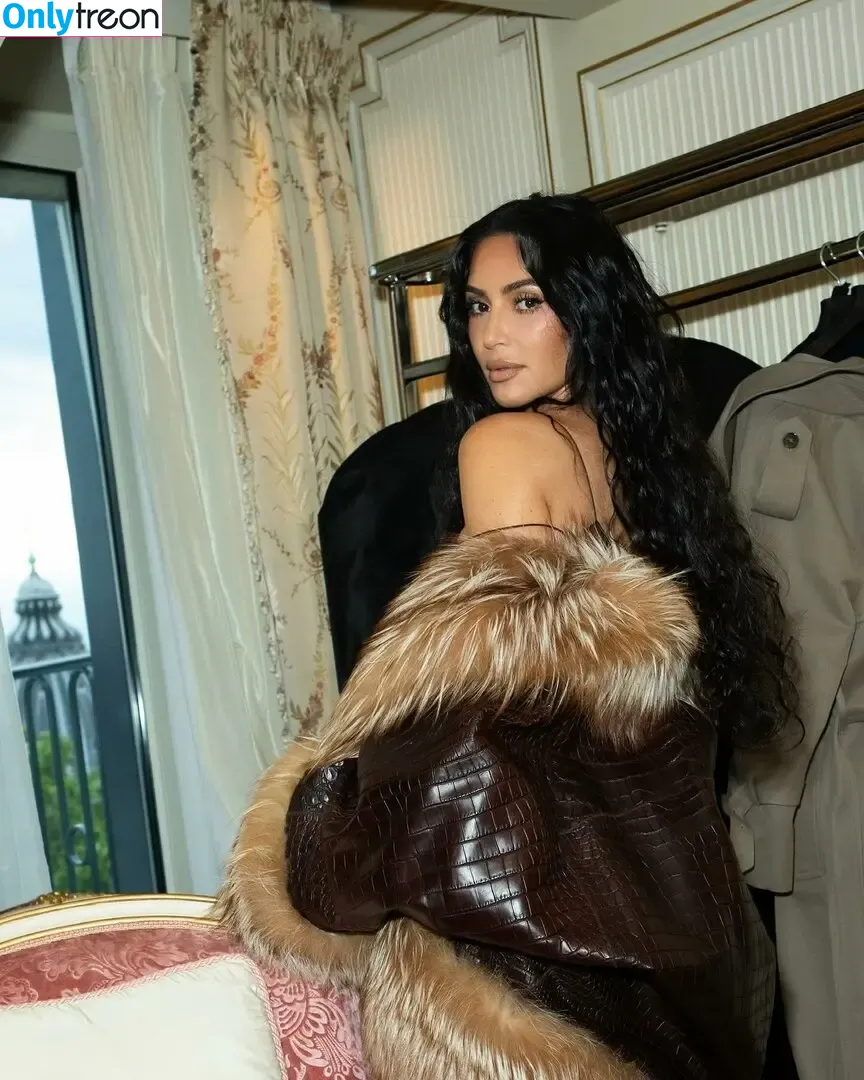 Kim Kardashian nude photo #5834 (KimKardashian / kim_kardashian)