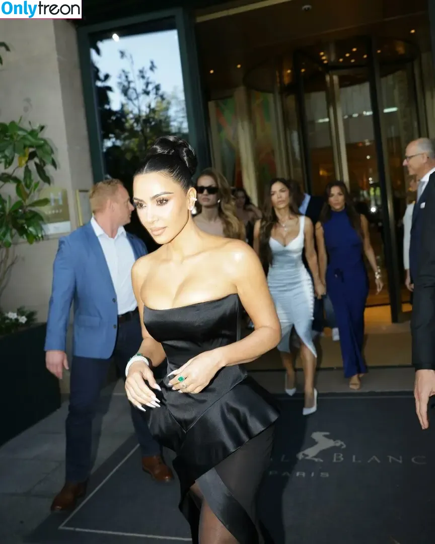 Kim Kardashian nude photo #5874 (KimKardashian / kim_kardashian)