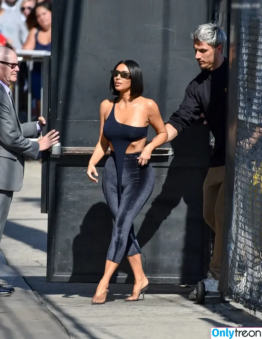 Kim Kardashian nude photo #5881 (KimKardashian / kim_kardashian)
