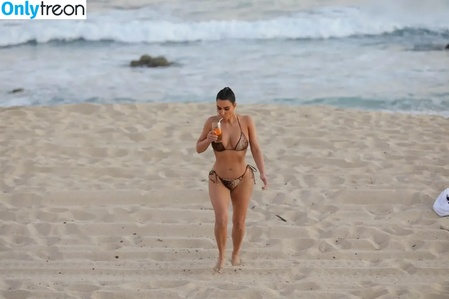 Kim Kardashian nude photo #5888 (KimKardashian / kim_kardashian)