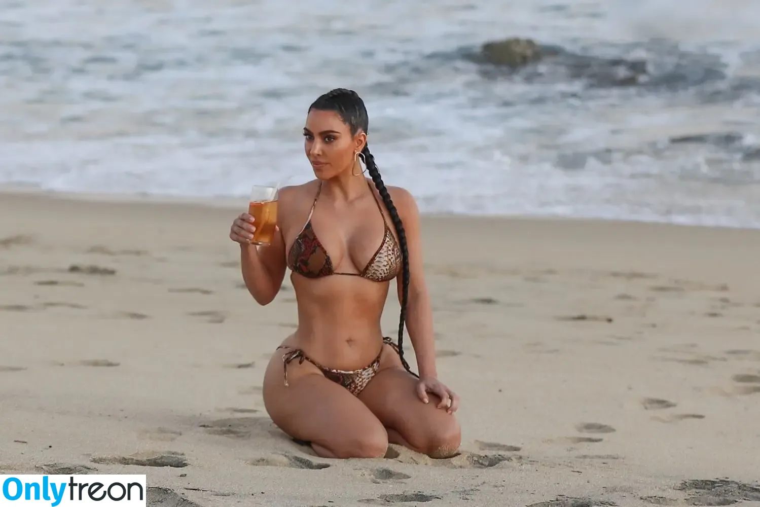 Kim Kardashian nude photo #5889 (KimKardashian / kim_kardashian)