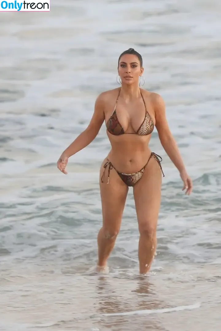 Kim Kardashian nude photo #5890 (KimKardashian / kimkadarshian)