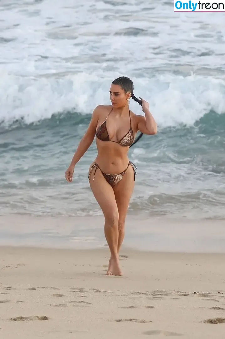 Kim Kardashian nude photo #5893 (KimKardashian / kim_kardashian)