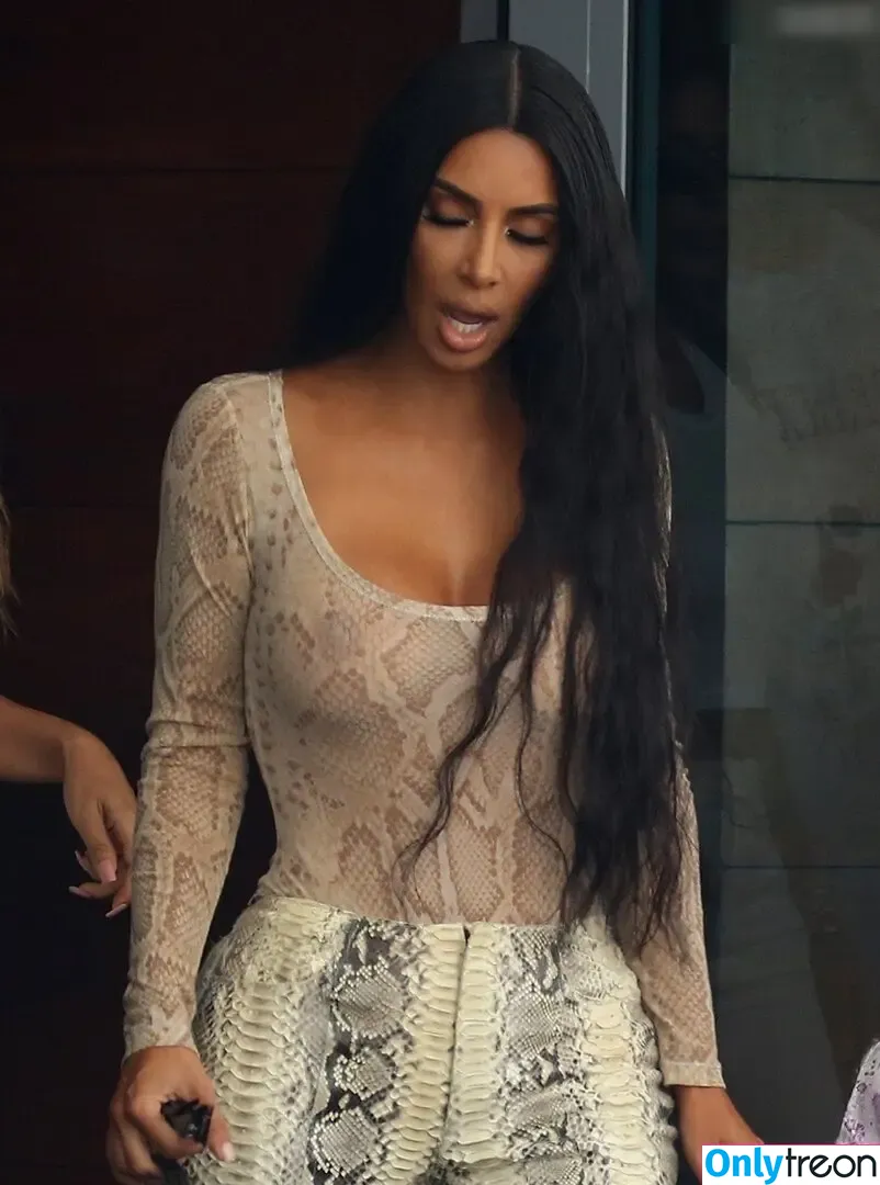 Kim Kardashian nude photo #5915 (KimKardashian / kim_kardashian)