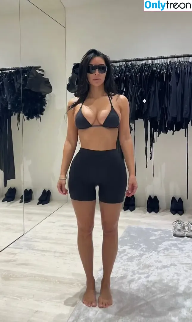 Kim Kardashian nude photo #5932 (KimKardashian / kim_kardashian)