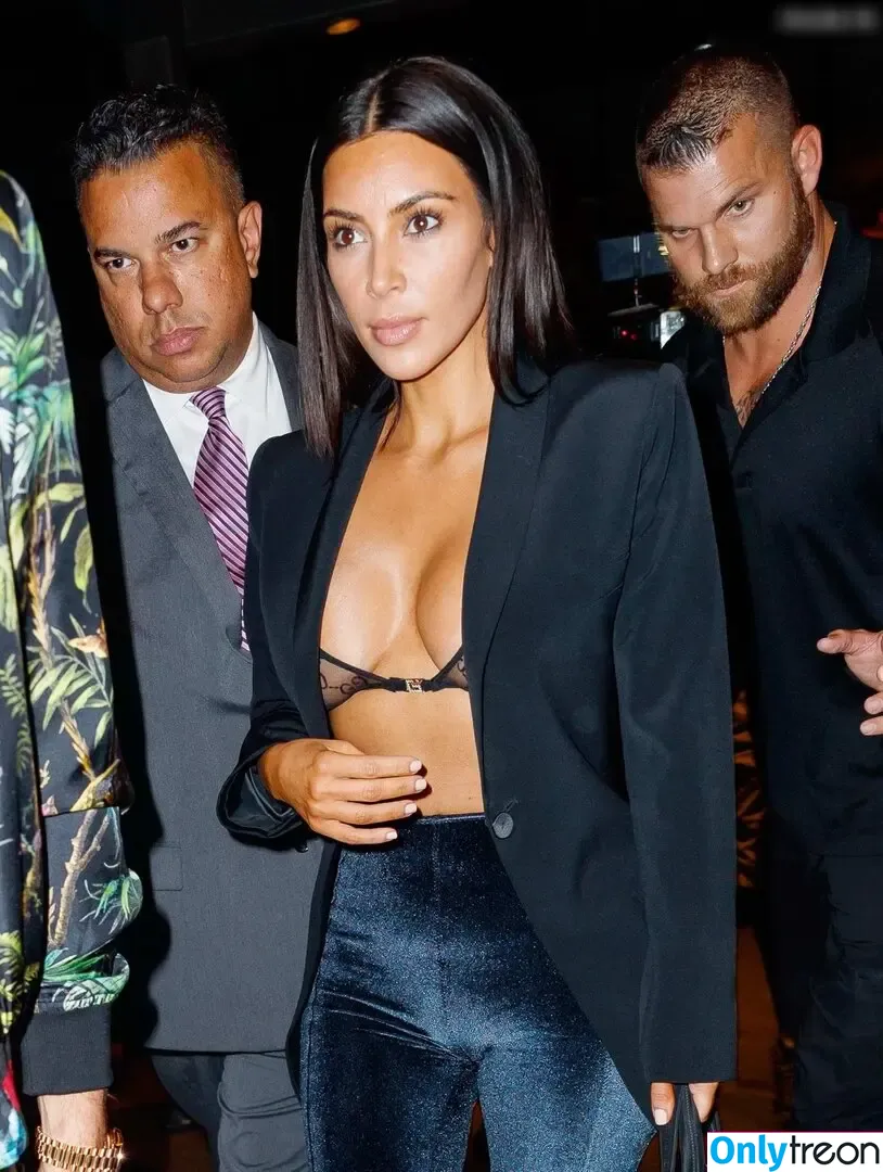 Kim Kardashian nude photo #5939 (KimKardashian / kim_kardashian)