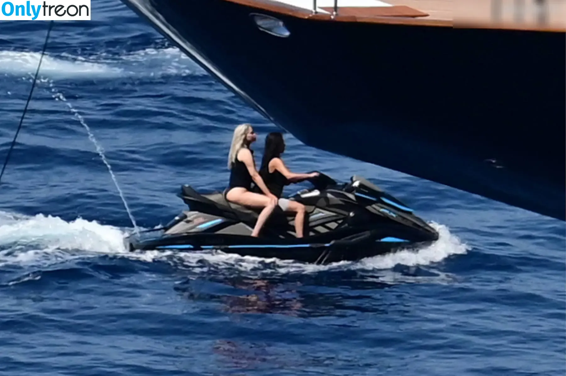 Kim Kardashian nude photo #5959 (KimKardashian / kim_kardashian)