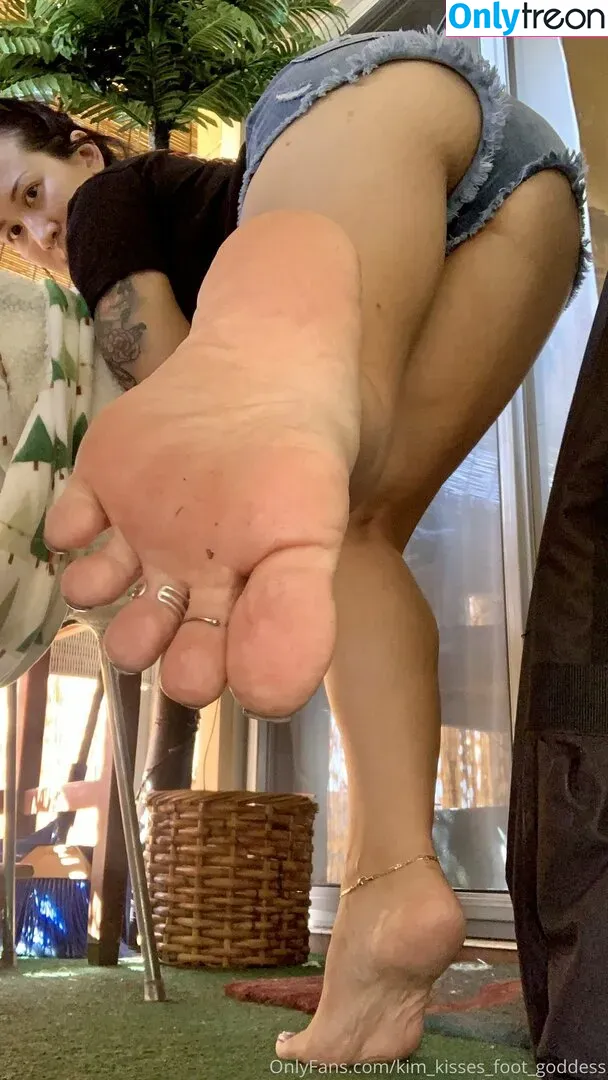 kim_kisses_foot_goddess nude photo #0040 (jenny_kimkwon)