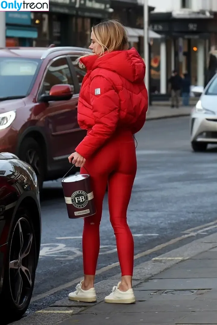 Kimberley Garner nude photo #0338 (kimberleygarner)